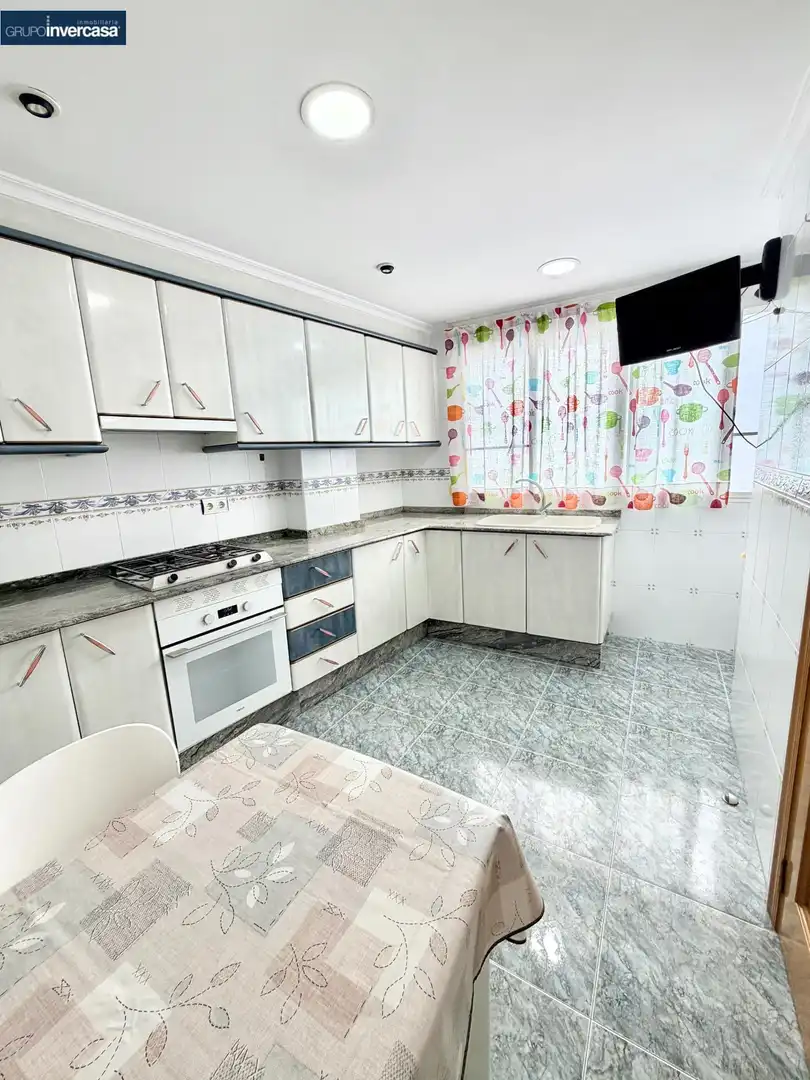 Kitchen of Flat for rent in Quart de Poblet  with Air Conditioner, Furnished and Balcony