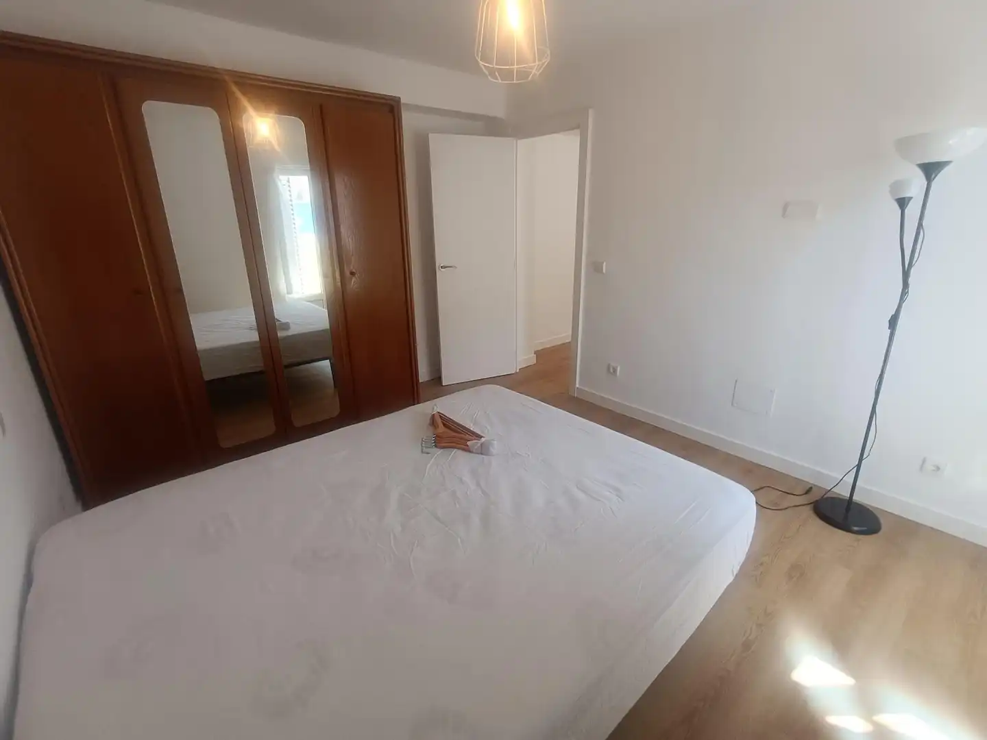 Schlafzimmer von Wohnung zur Miete in Santander mit Abstellraum, Möbliert und Balkon