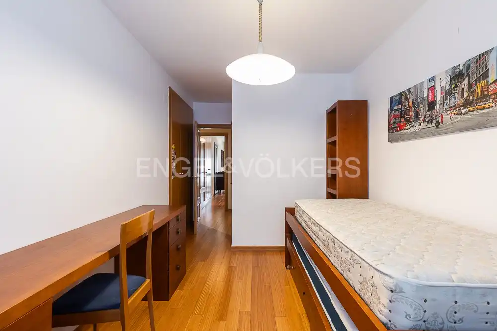Dormitori de Pis de lloguer en Valencia amb Aire condicionat, Calefacció i Parquet