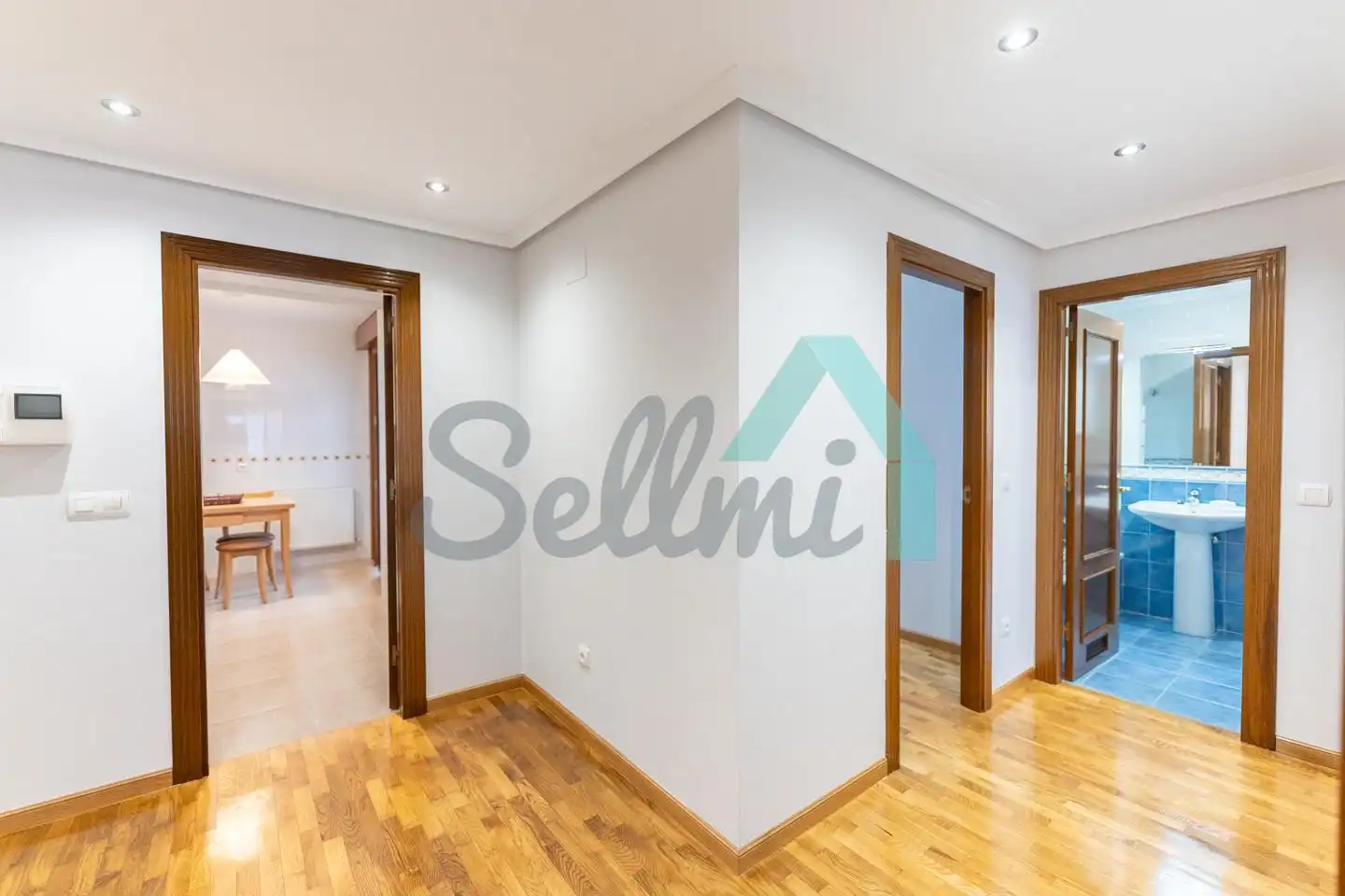 Piso de alquiler en Oviedo  con Calefacción, Parquet y Terraza