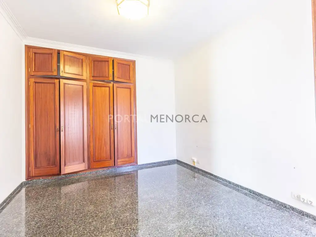 Habitación de Piso en venta en Maó - Mahón con Terraza y Balcón