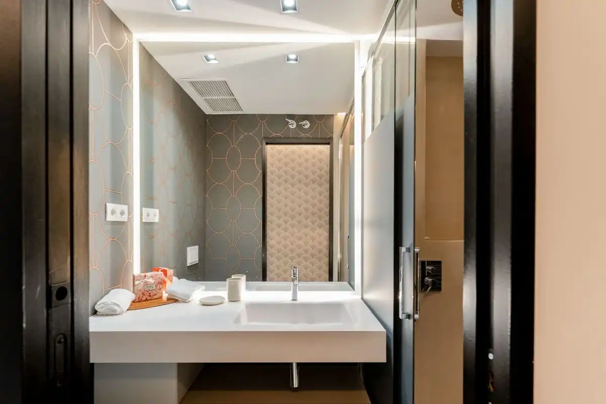 Badezimmer von Wohnung zum Verkauf in Madrid mit Klimaanlage, Heizung und Möbliert