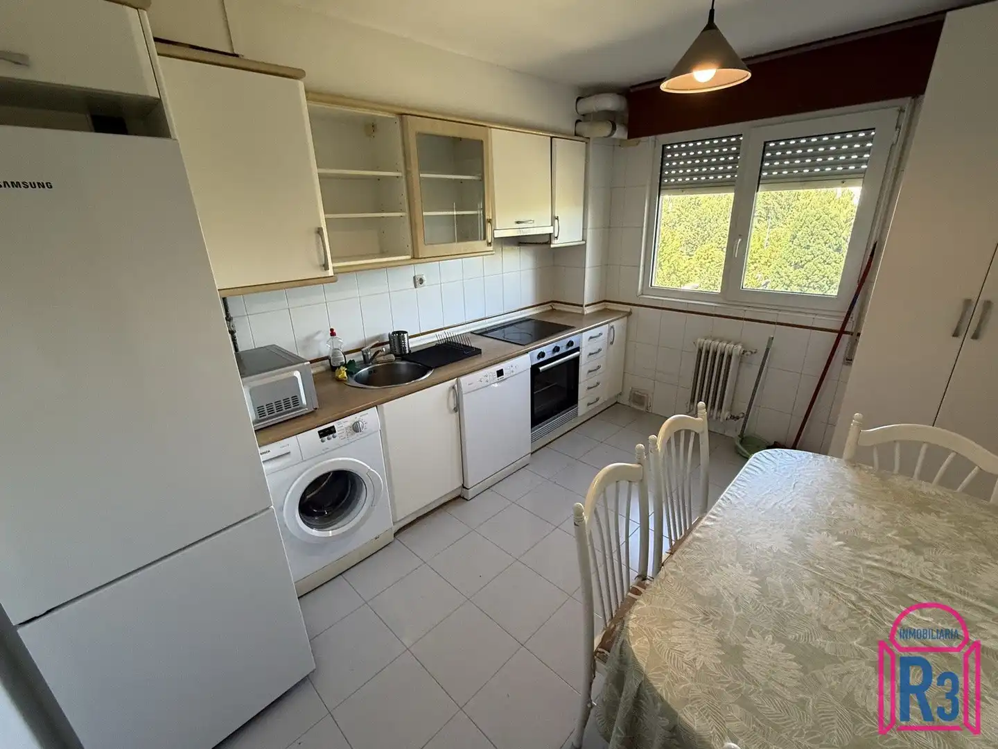 Cocina de Piso de alquiler en León Capital  con Calefacción, Terraza y Trastero