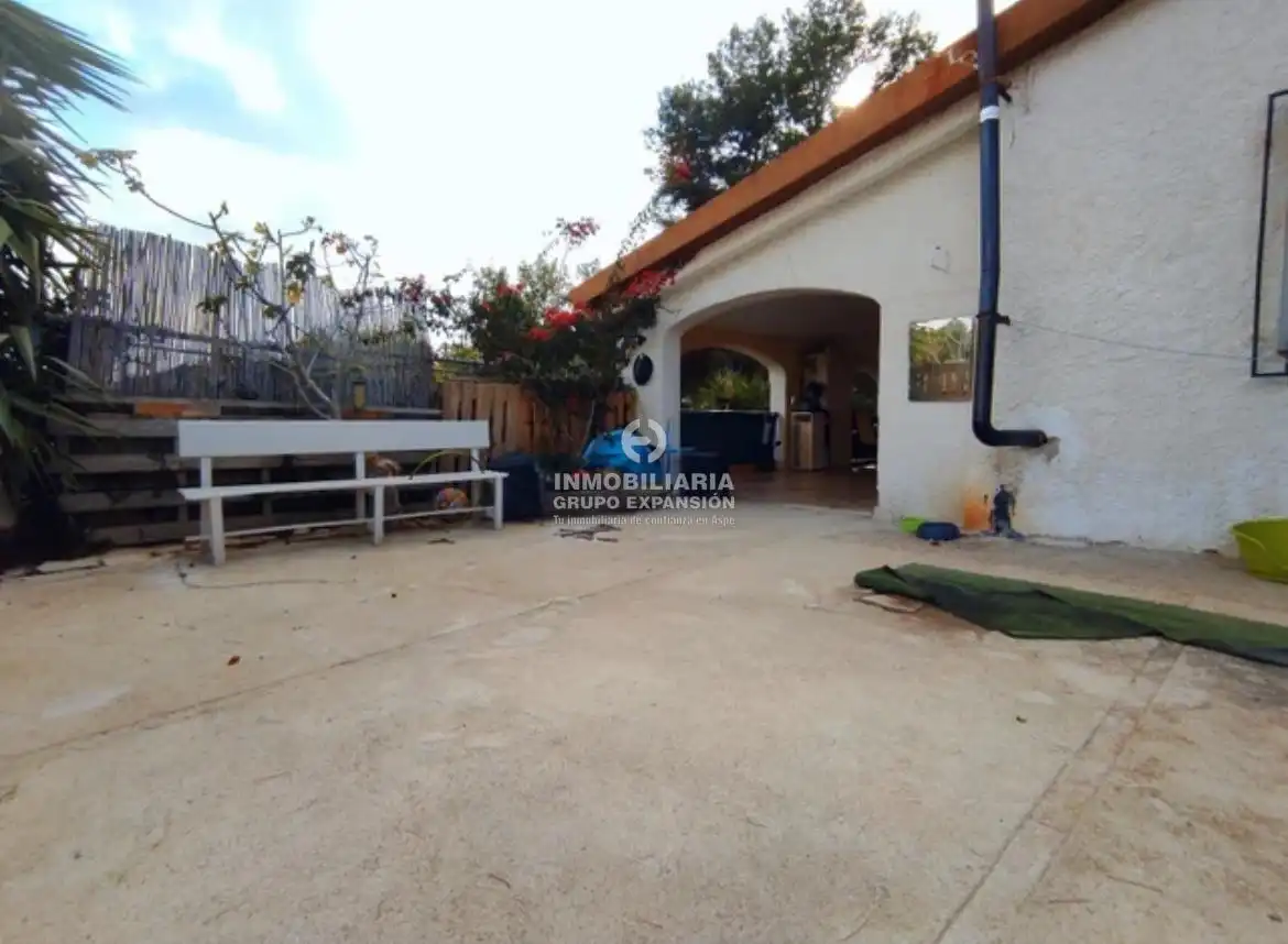 Vista exterior de Casa o xalet en venda en Aspe amb Aire condicionat, Calefacció i Jardí privat