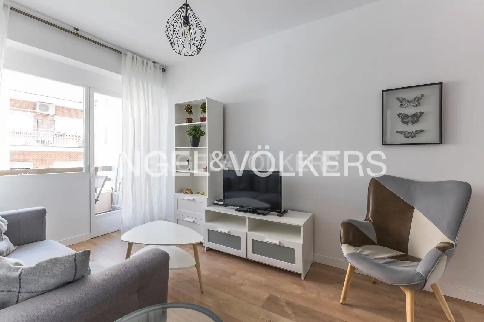 Living room of Flat for rent in Madrid  with Air Conditioner, Heating and Furnished