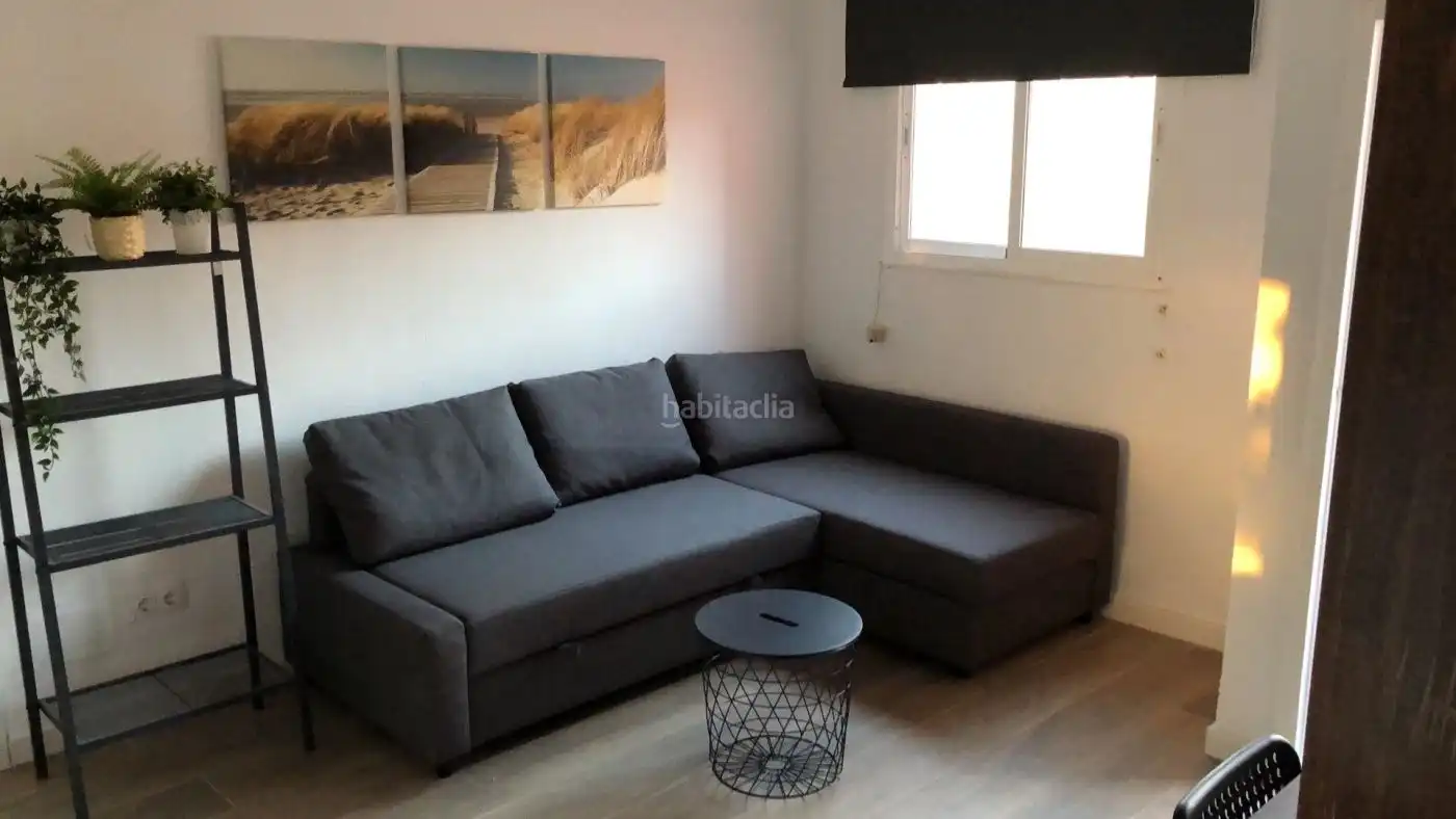 Piso con jardín en alquiler en Avenida Agustín Bálsamo 10