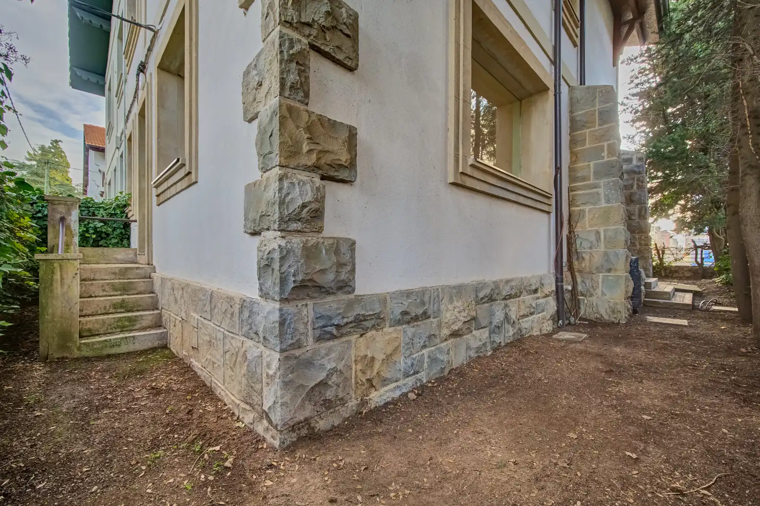 Vista exterior de Casa adosada en venta en  Pamplona / Iruña con Calefacción, Jardín privado y Parquet