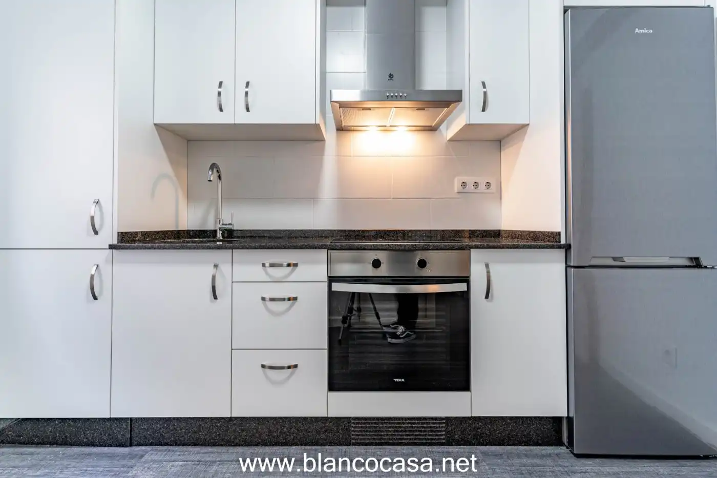 Cocina de Piso de alquiler en Carballo con Calefacción, Trastero y Amueblado