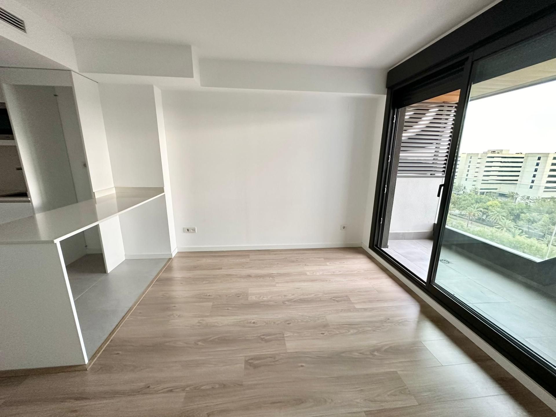 Apartment to rent in Avenida FERNANDO ABRIL MARTORELL, Malilla