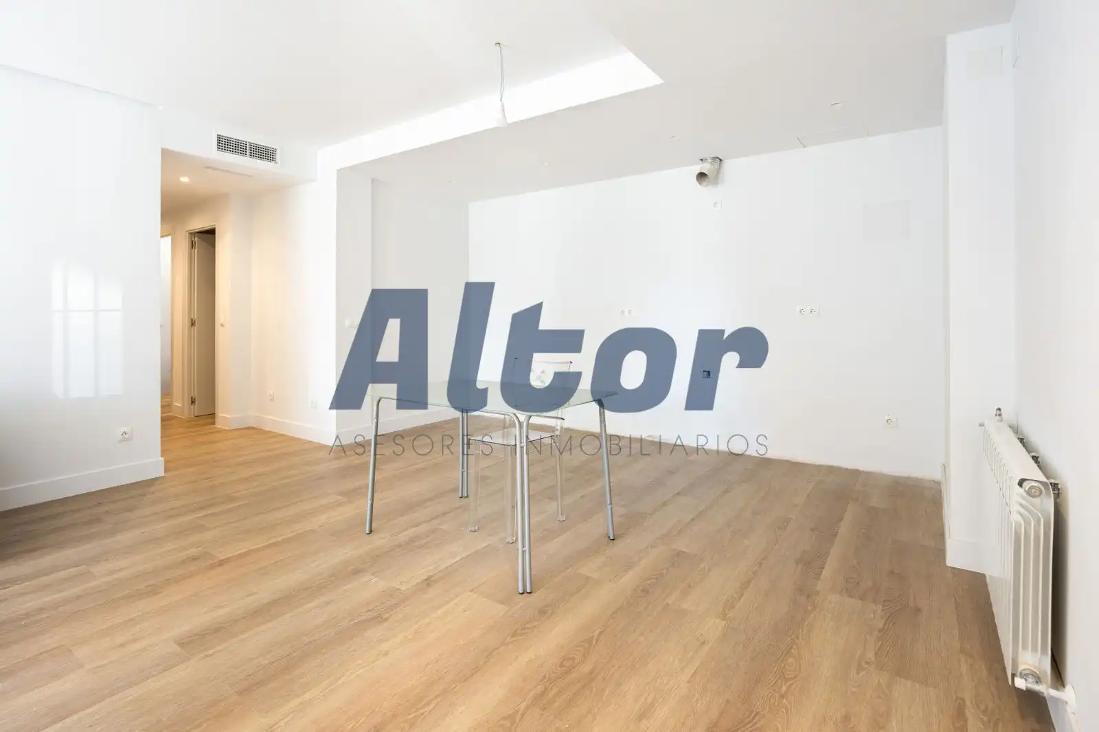 Dining room of Flat for sale in Madrid  with Air Conditioner and Heating