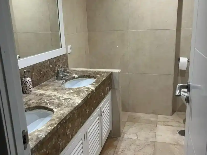 Baño de Piso de alquiler en Marbella Centro