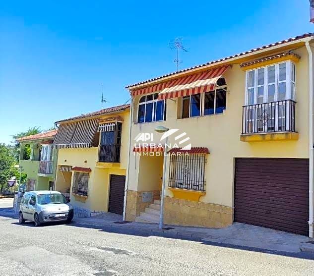 Exterior view of House or chalet for sale in Lucena  with Terrace