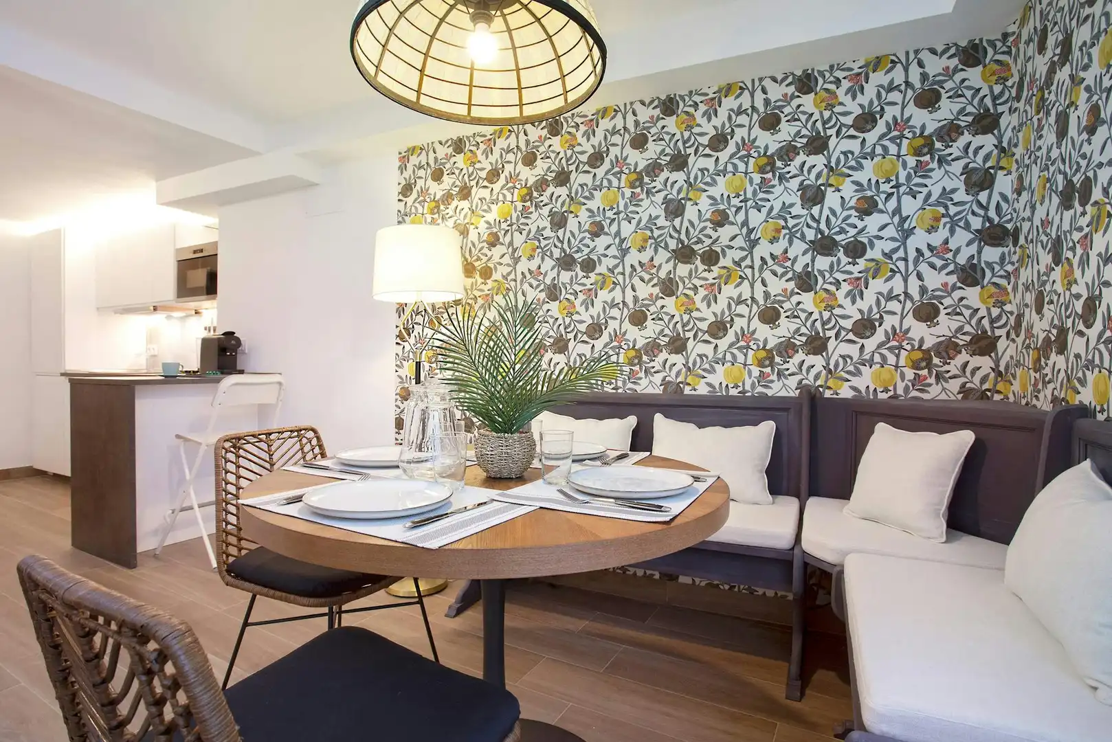 Comedor de Piso de alquiler en Sevilla con Aire acondicionado, Calefacción y Lavadora