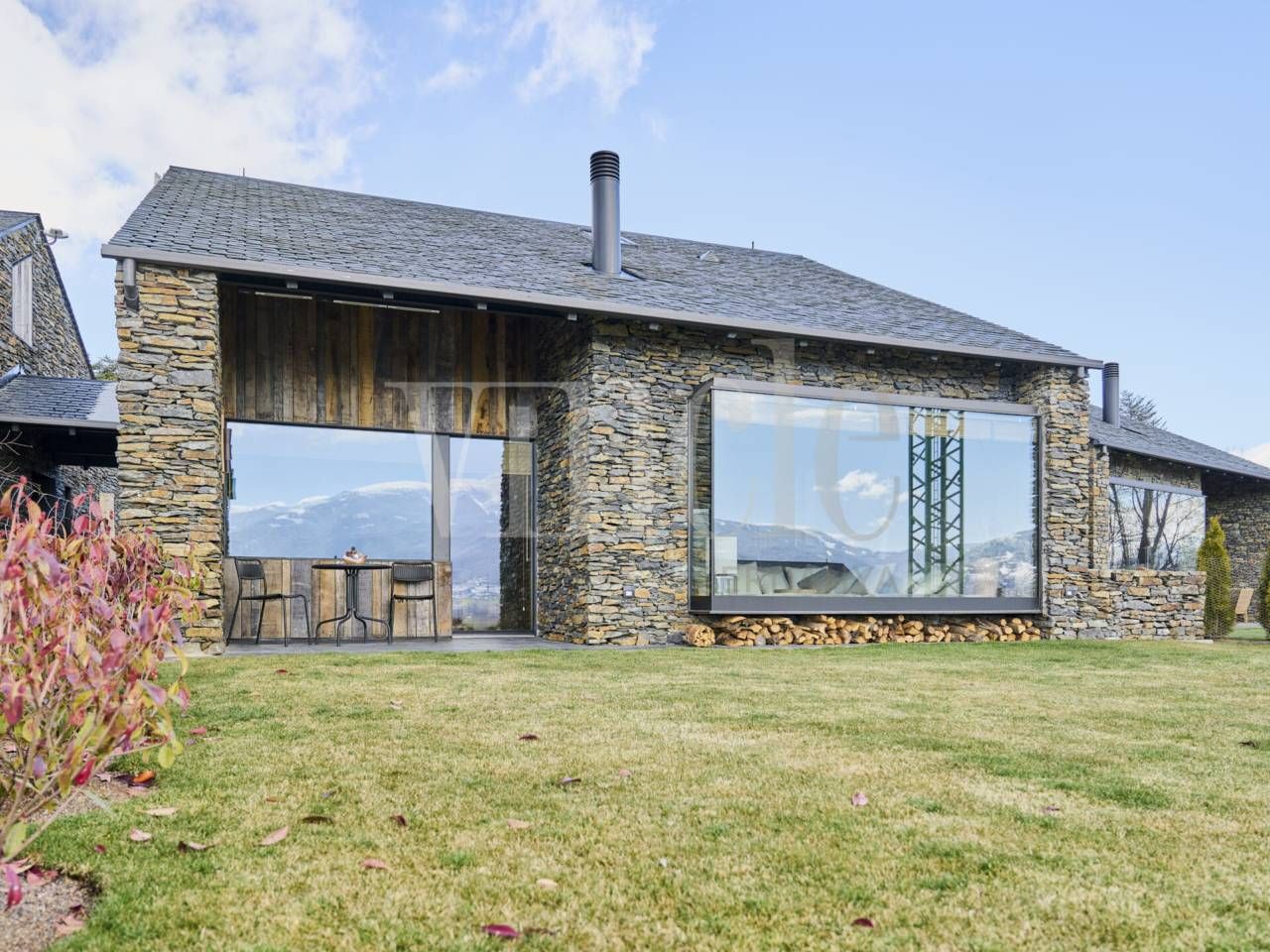 Vista exterior de Casa o xalet en venda en Ger amb Aire condicionat, Calefacció i Jardí privat
