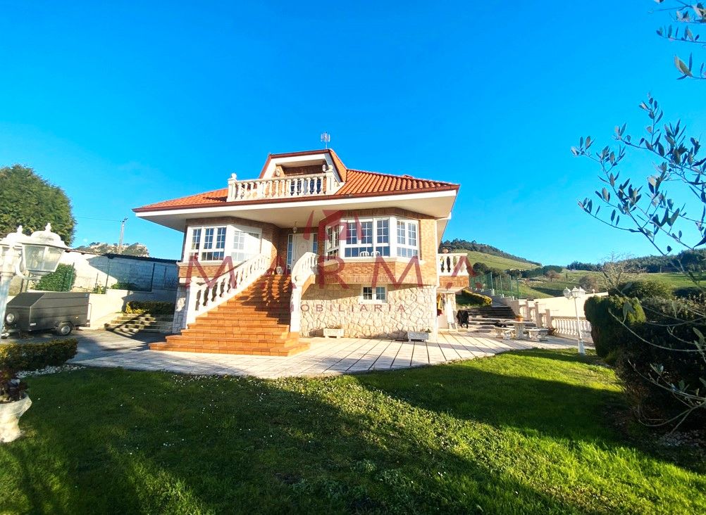 Exterior view of House or chalet for sale in Piélagos  with Heating, Private garden and Parquet flooring