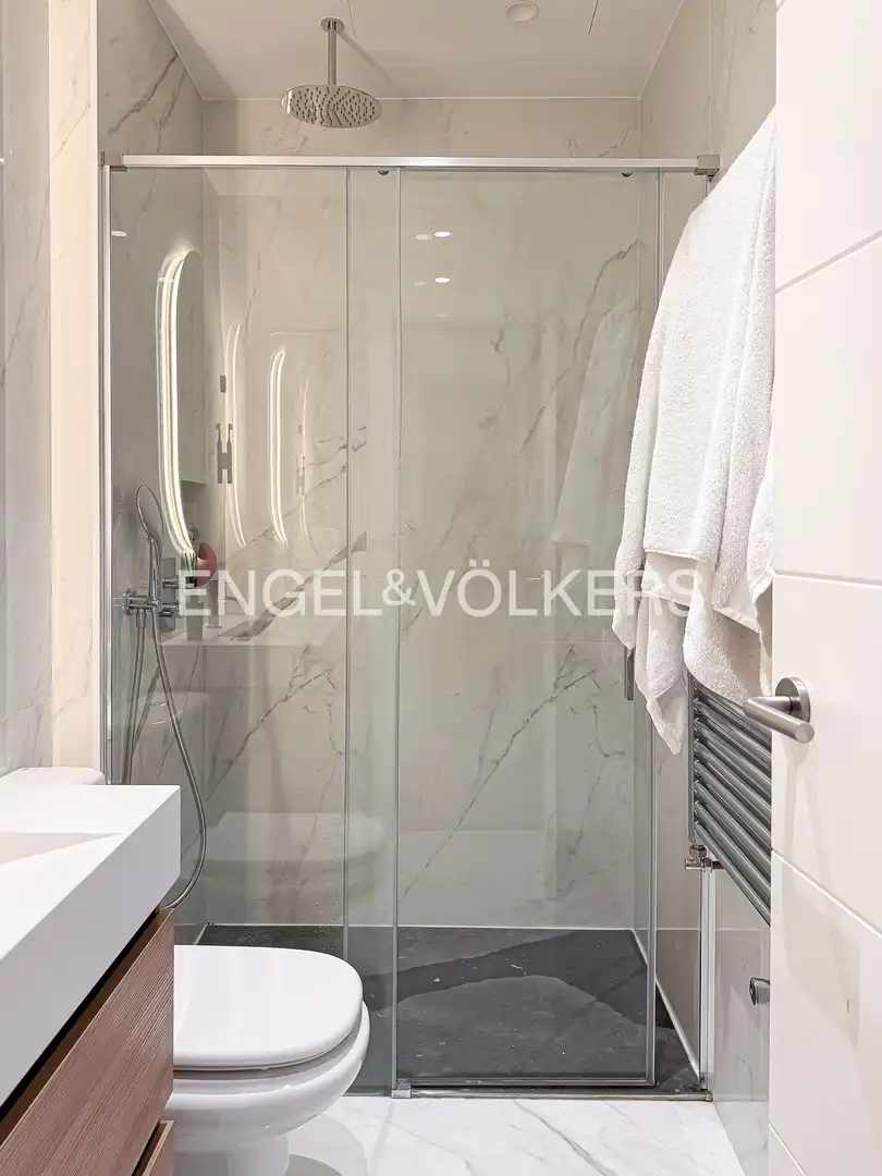 Badezimmer von Wohnung zur Miete in Madrid mit Klimaanlage, Heizung und Möbliert
