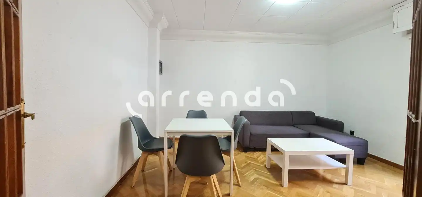Living room of Flat for rent in Madrid  with Heating and Parquet flooring