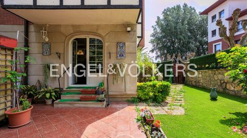 Espectacular vivienda con jardín privado en Neguri.
