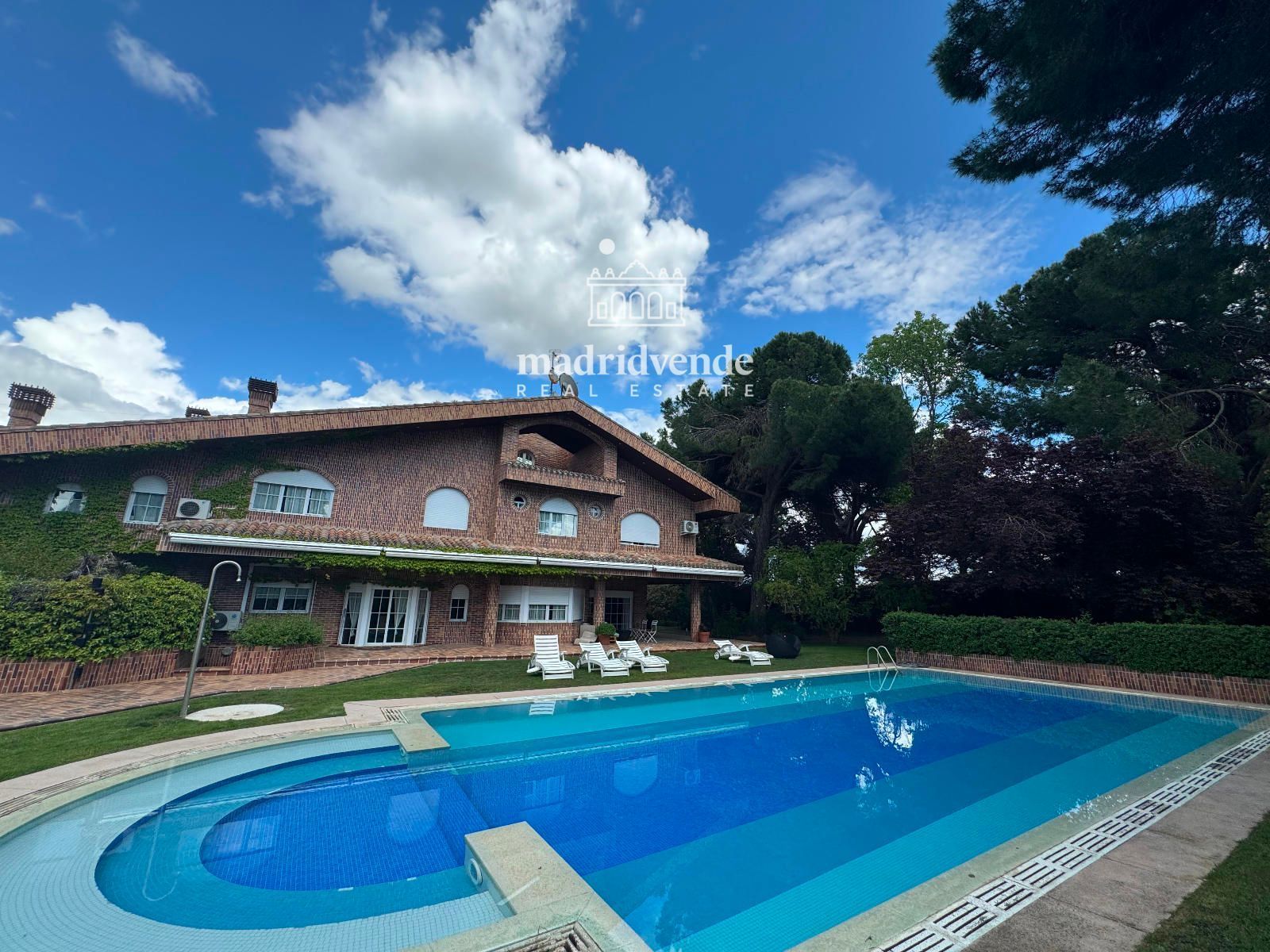 Garden of Single-family semi-detached for sale in Pozuelo de Alarcón  with Air Conditioner, Heating and Swimming Pool