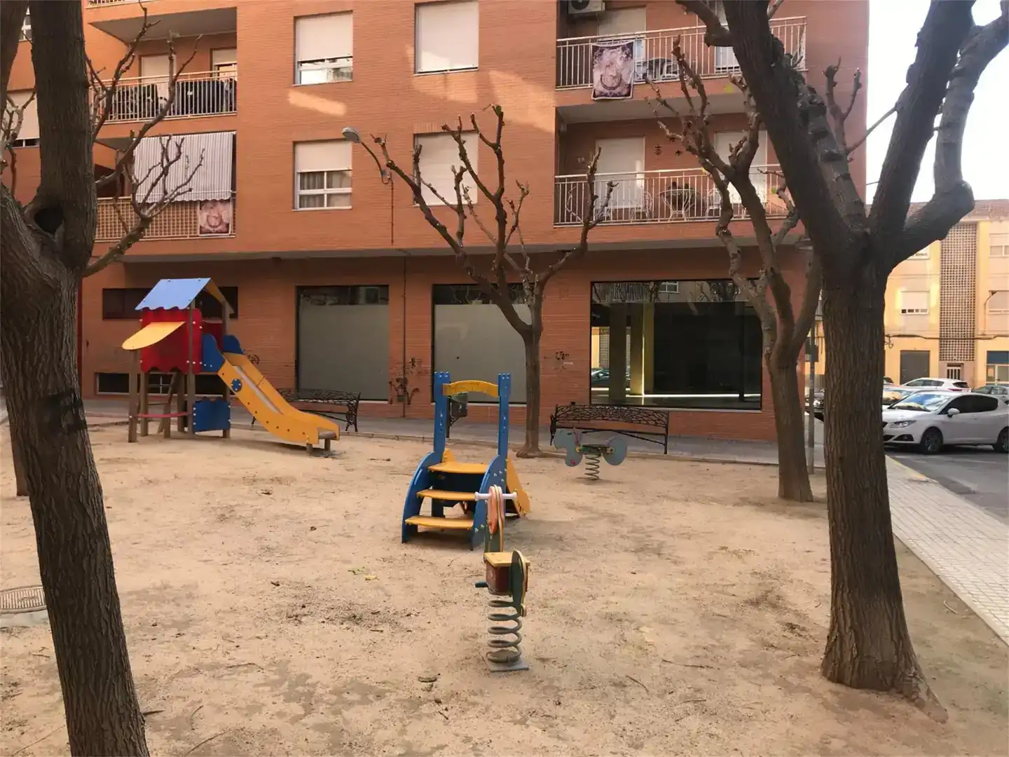 Aparcament de Local en venda en Villena amb Aire condicionat, Calefacció i Parquet