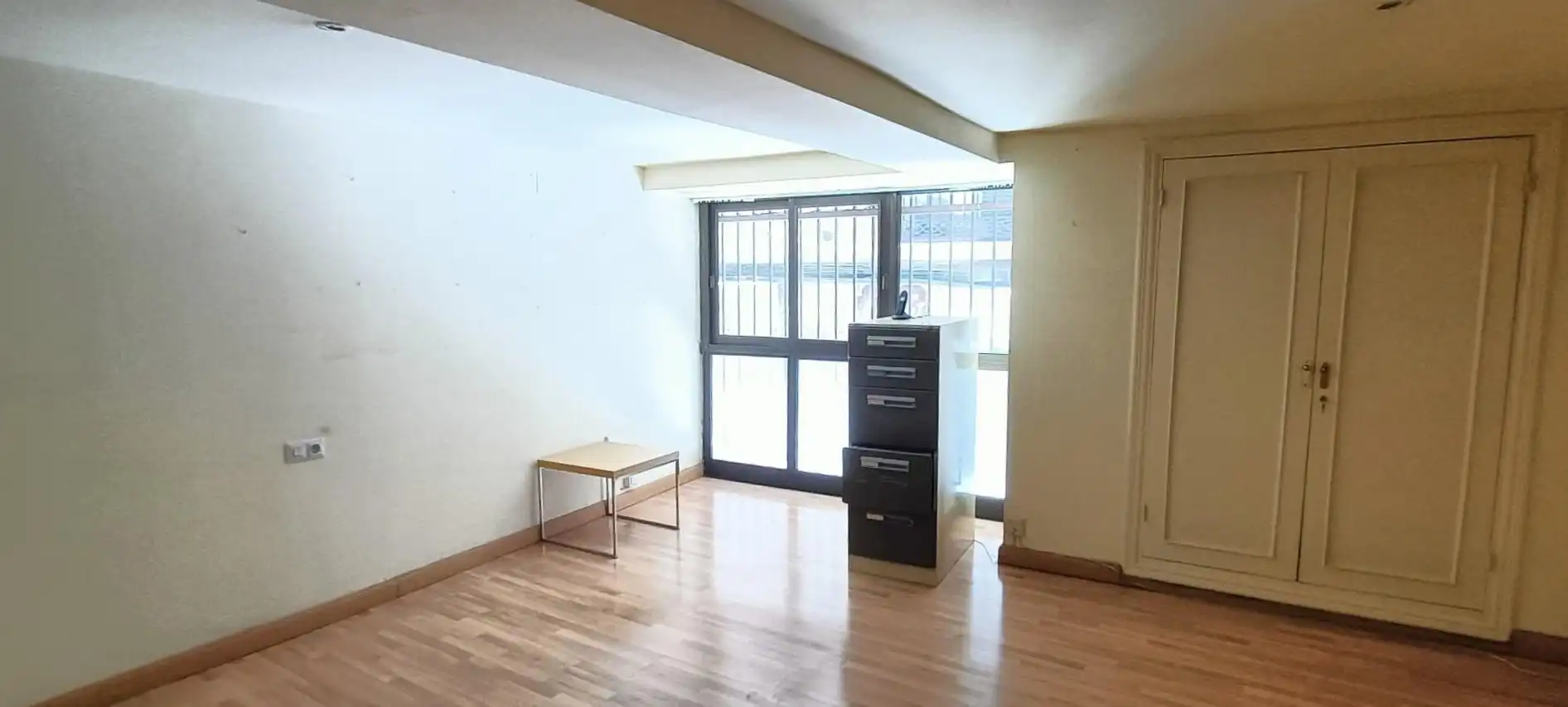 Office for rent in Granada  with Air Conditioner and Heating