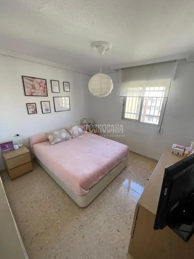 Bedroom of Flat for sale in Sevilla  with Air Conditioner and Terrace