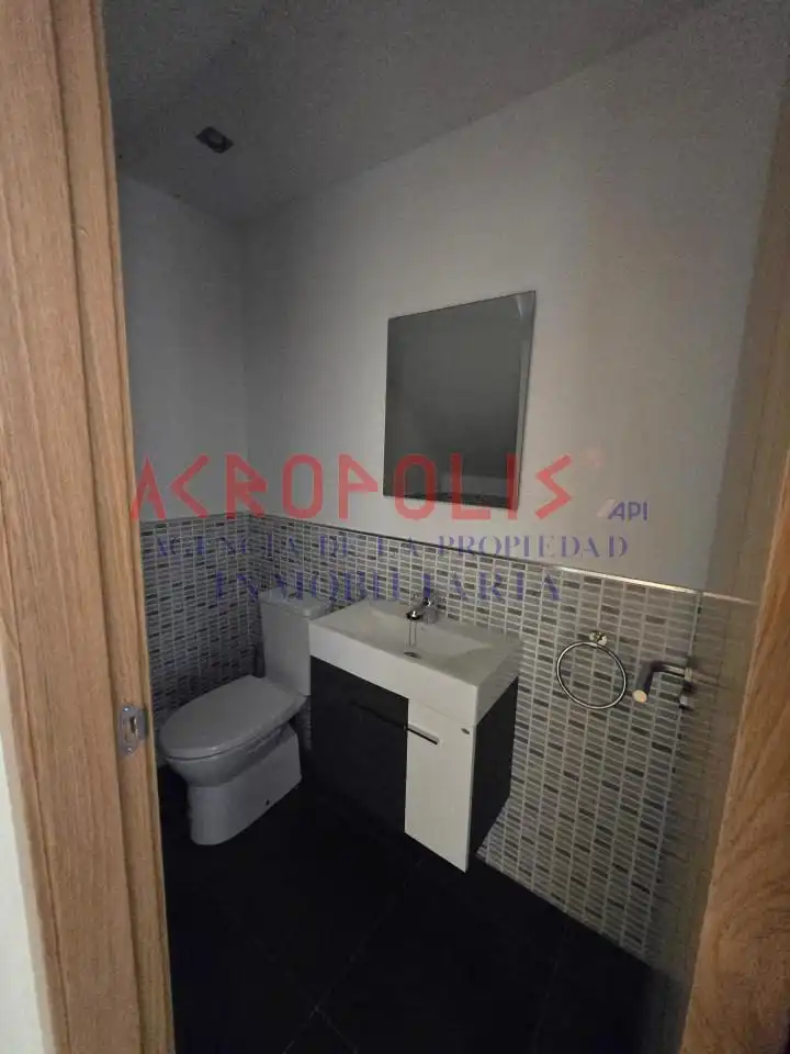 Badezimmer von Maisonette zum Verkauf in Puebla de Lillo mit Heizung, Terrasse und Abstellraum