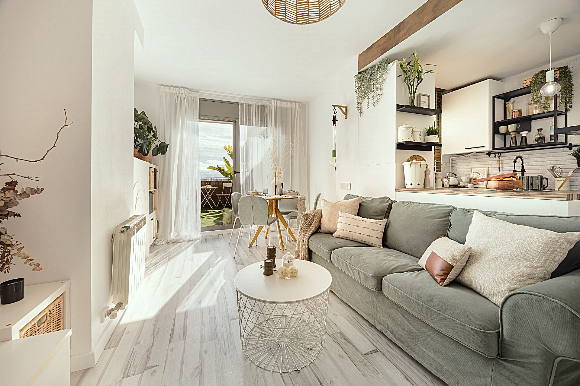 Sala d'estar de Àtic de lloguer en Terrassa amb Calefacció, Parquet i Terrassa