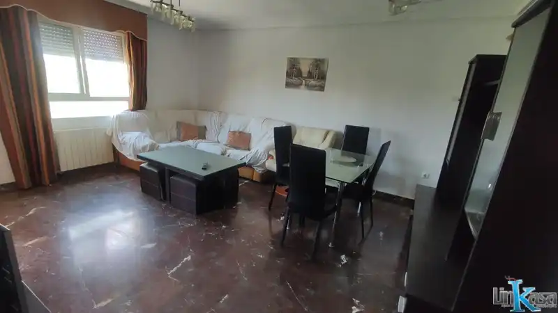 Sala d'estar de Pis en venda en Linares amb Aire condicionat, Moblat i Balcó