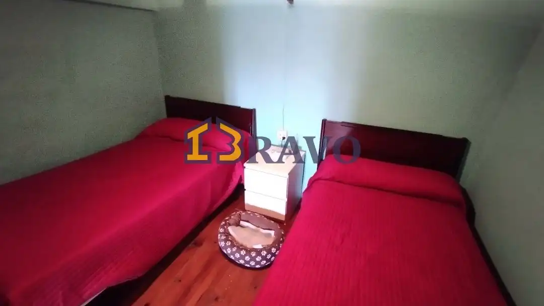 Dormitori de Casa o xalet en venda en Valle de Losa amb Jardí privat i Terrassa