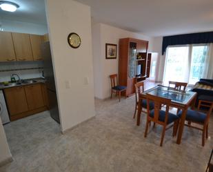 Menjador de Apartament de lloguer en Salou amb Aire condicionat i Terrassa