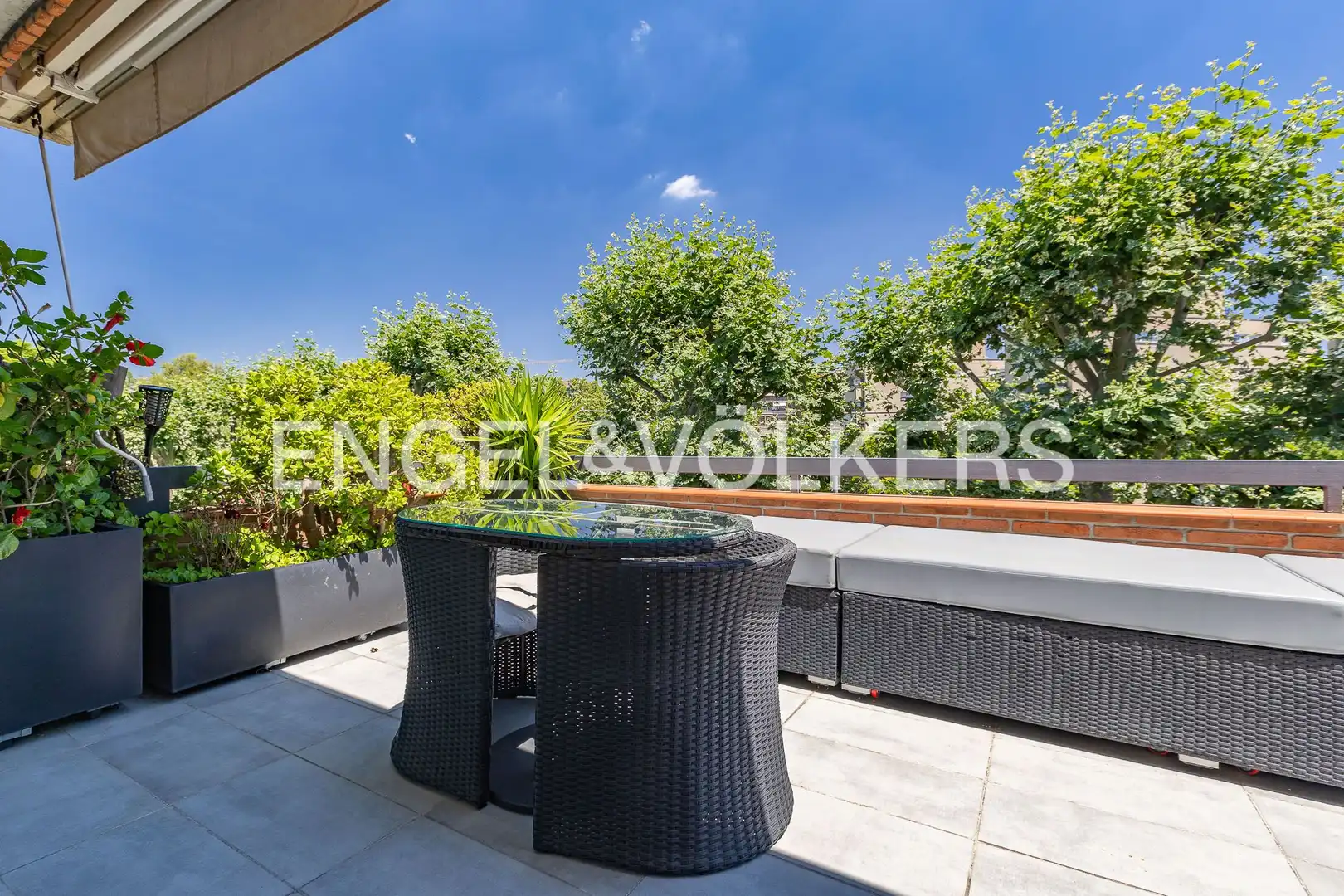 Terrassa de Àtic en venda en Sant Cugat del Vallès amb Calefacció, Jardí privat i Parquet