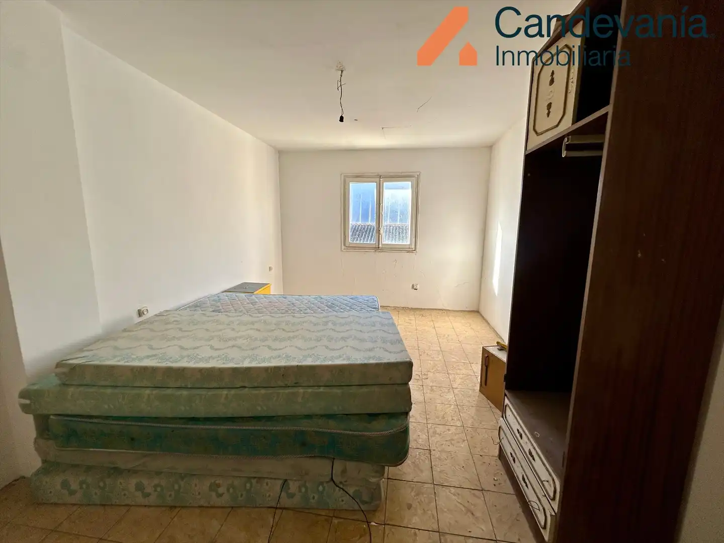 Habitación de Nave industrial en venta en Zuera