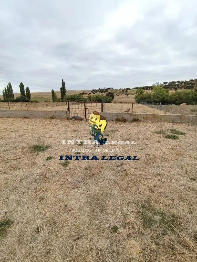 Industrial buildings for sale in Larrodrigo