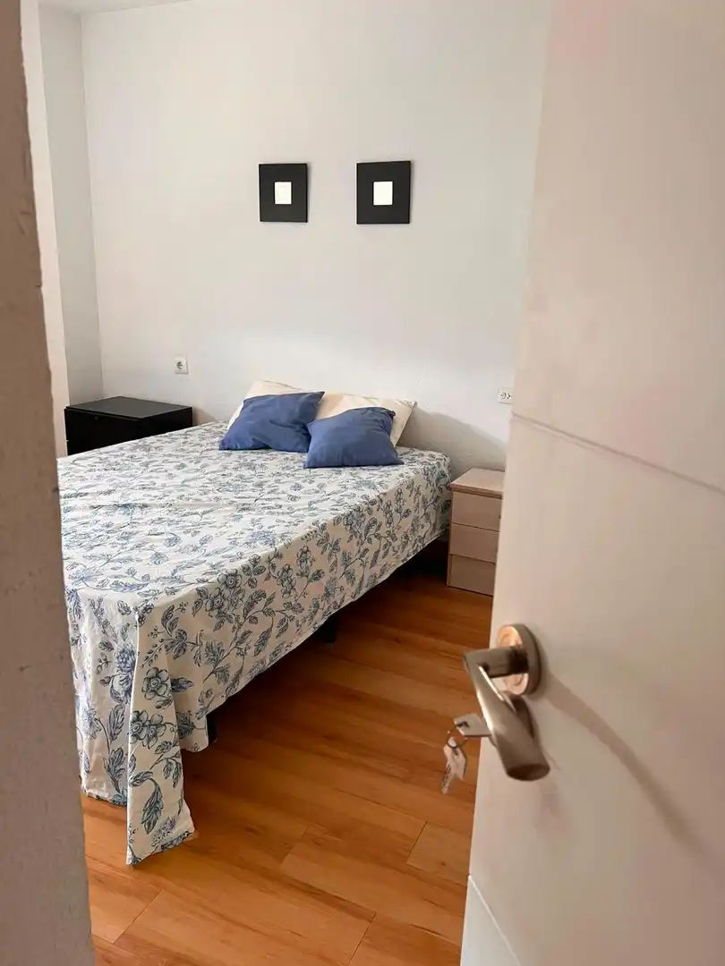 Bedroom of Flat for share in Sevilla  with Air Conditioner