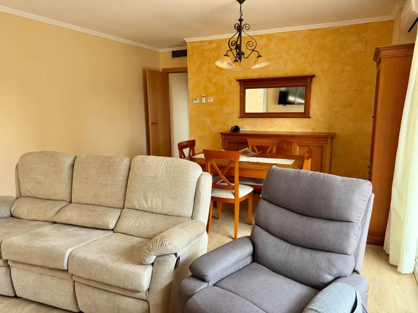 Wohnzimmer von Wohnung zum Verkauf in Mataró mit Klimaanlage, Heizung und Parkett