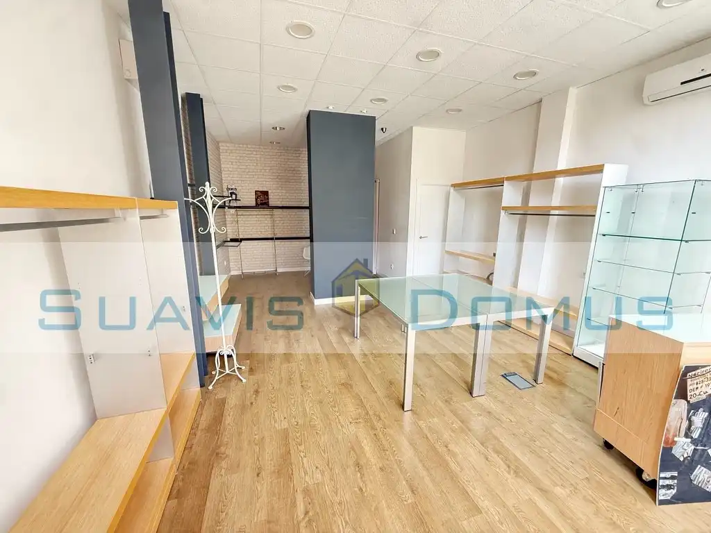 Business premises for sale in Plaza de Santa María 12