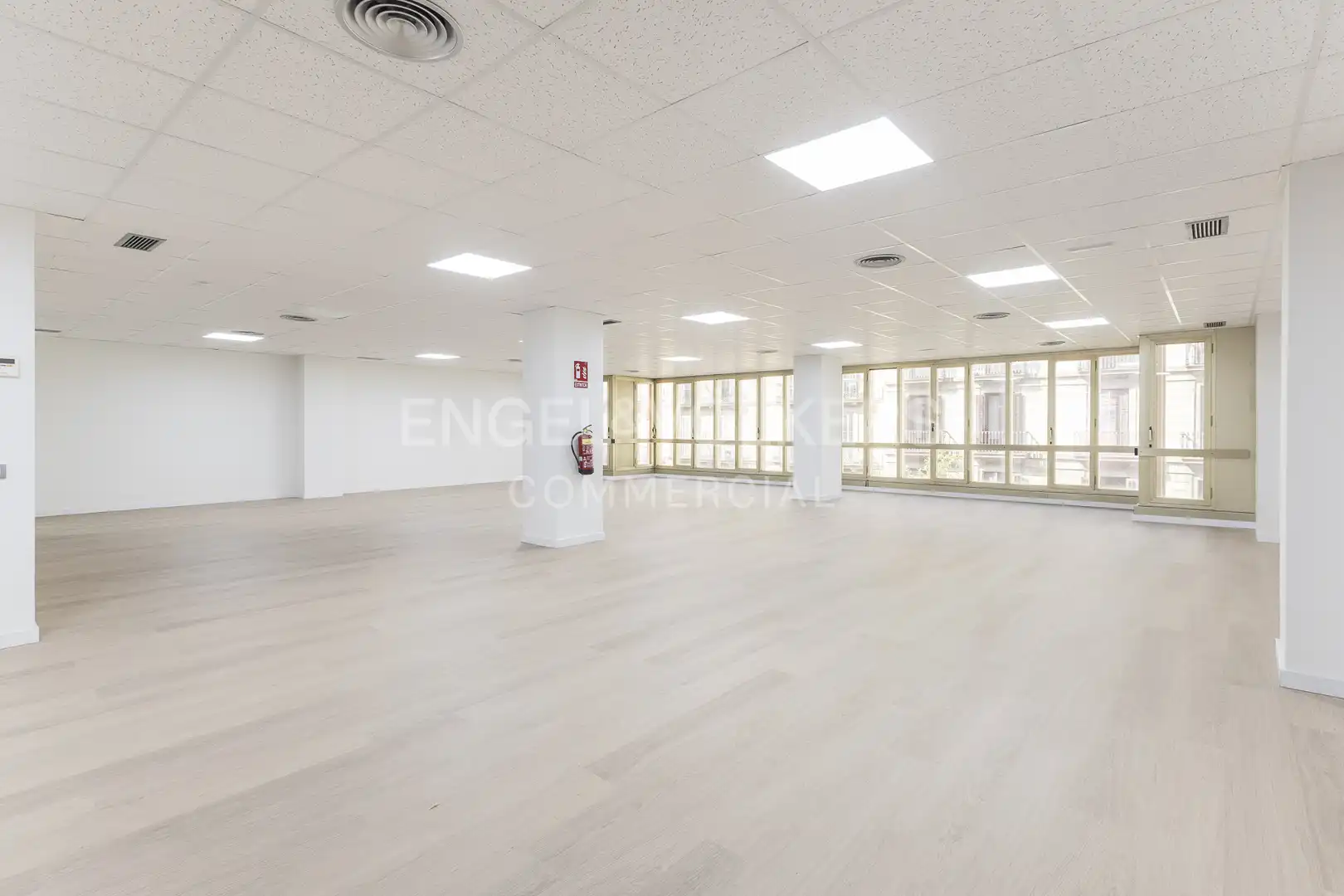 Office for rent in Barcelona  with Air Conditioner and Heating