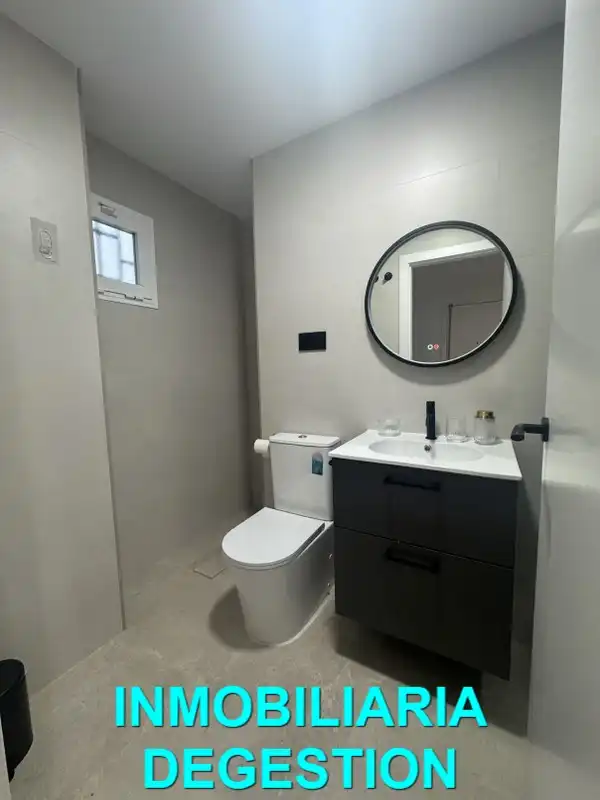 Baño de Piso de alquiler en Linares con Aire acondicionado, Calefacción y Amueblado