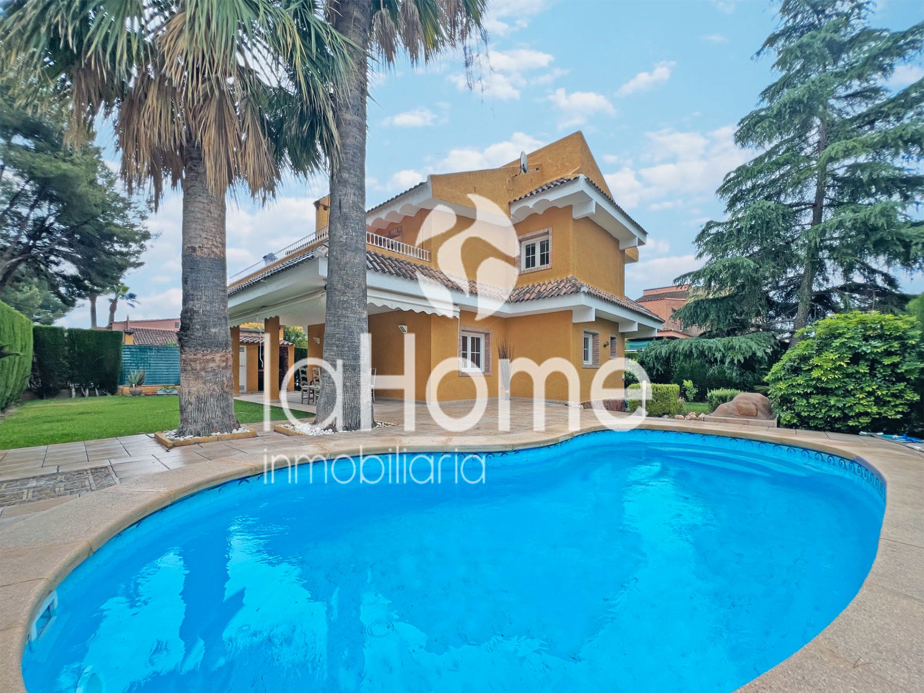 Exterior view of House or chalet to rent in Riba-roja de Túria  with Air Conditioner, Heating and Private garden