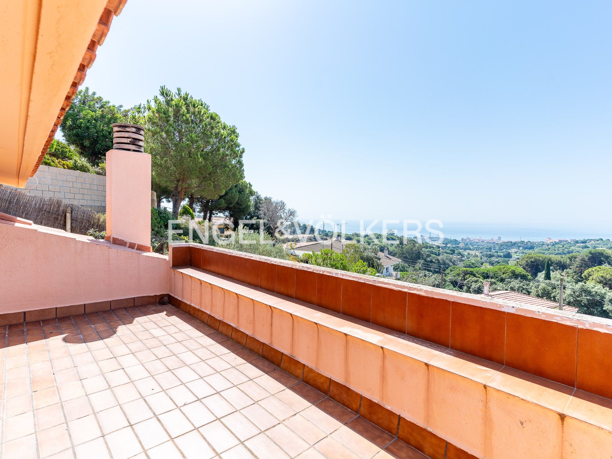 Vista exterior de Casa o xalet en venda en Mataró amb Calefacció, Jardí privat i Terrassa