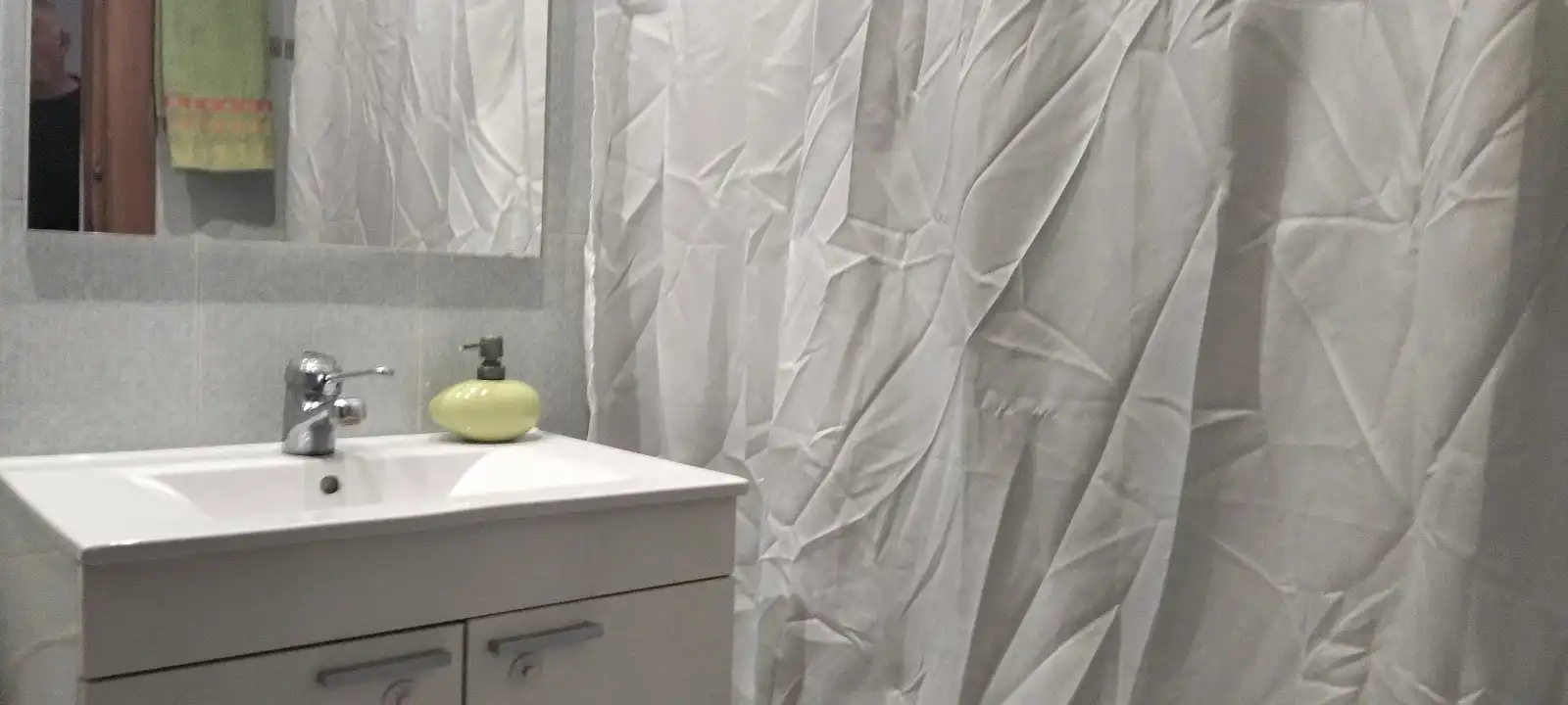 Baño de Piso en venta en Castellón de la Plana / Castelló de la Plana con Aire acondicionado, Calefacción y Amueblado