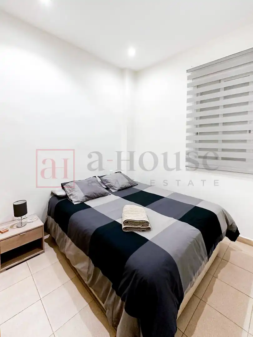 Habitación de Planta baja en venta en Madrid con Calefacción y Amueblado