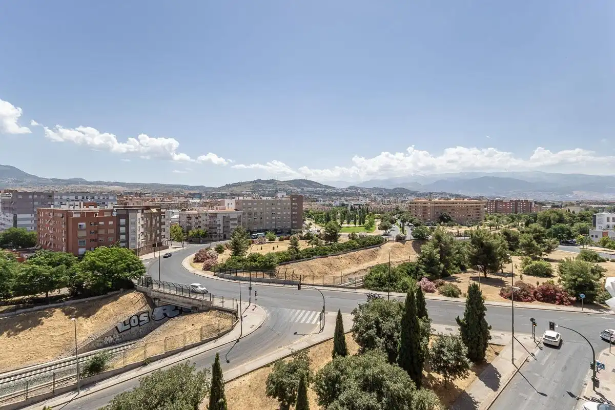 Vista exterior de Piso en venta en Granada con Aire acondicionado, Calefacción y Terraza