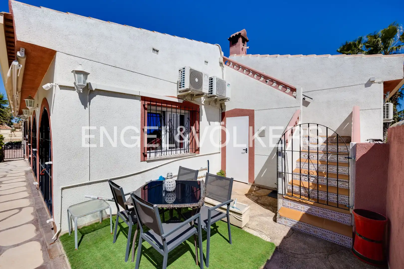 Terraza de Casa o chalet en venta en Daya Vieja con Aire acondicionado, Calefacción y Jardín privado
