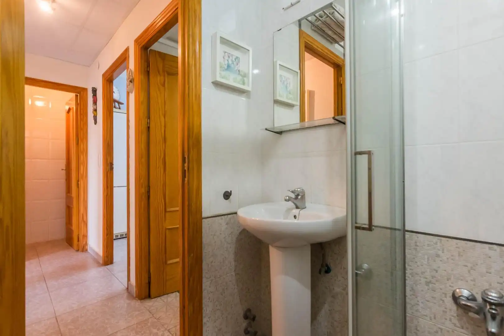 Badezimmer von Einfamilien-Reihenhaus zum Verkauf in Murcia mit Klimaanlage