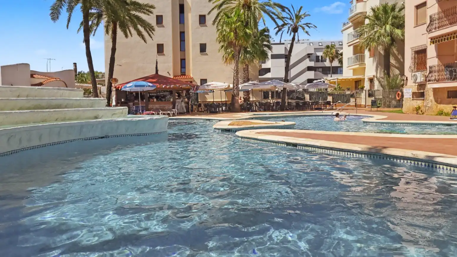 Piscina de Estudi en venda en Dénia amb Aire condicionat, Jardí privat i Terrassa