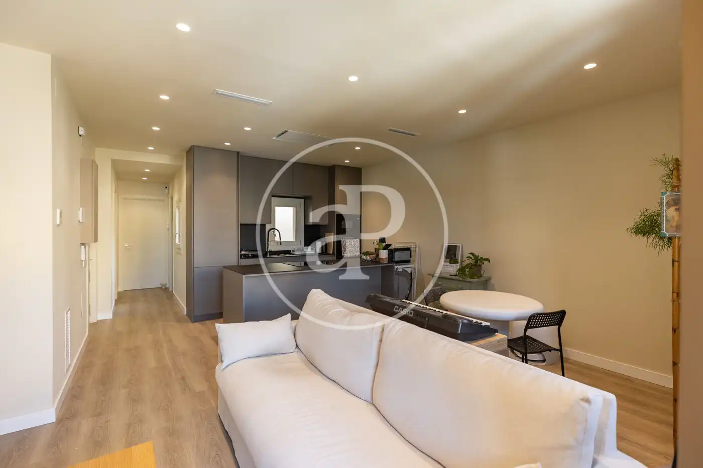 Wohnzimmer von Wohnung zum Verkauf in Barcelona mit Klimaanlage, Heizung und Privatgarten
