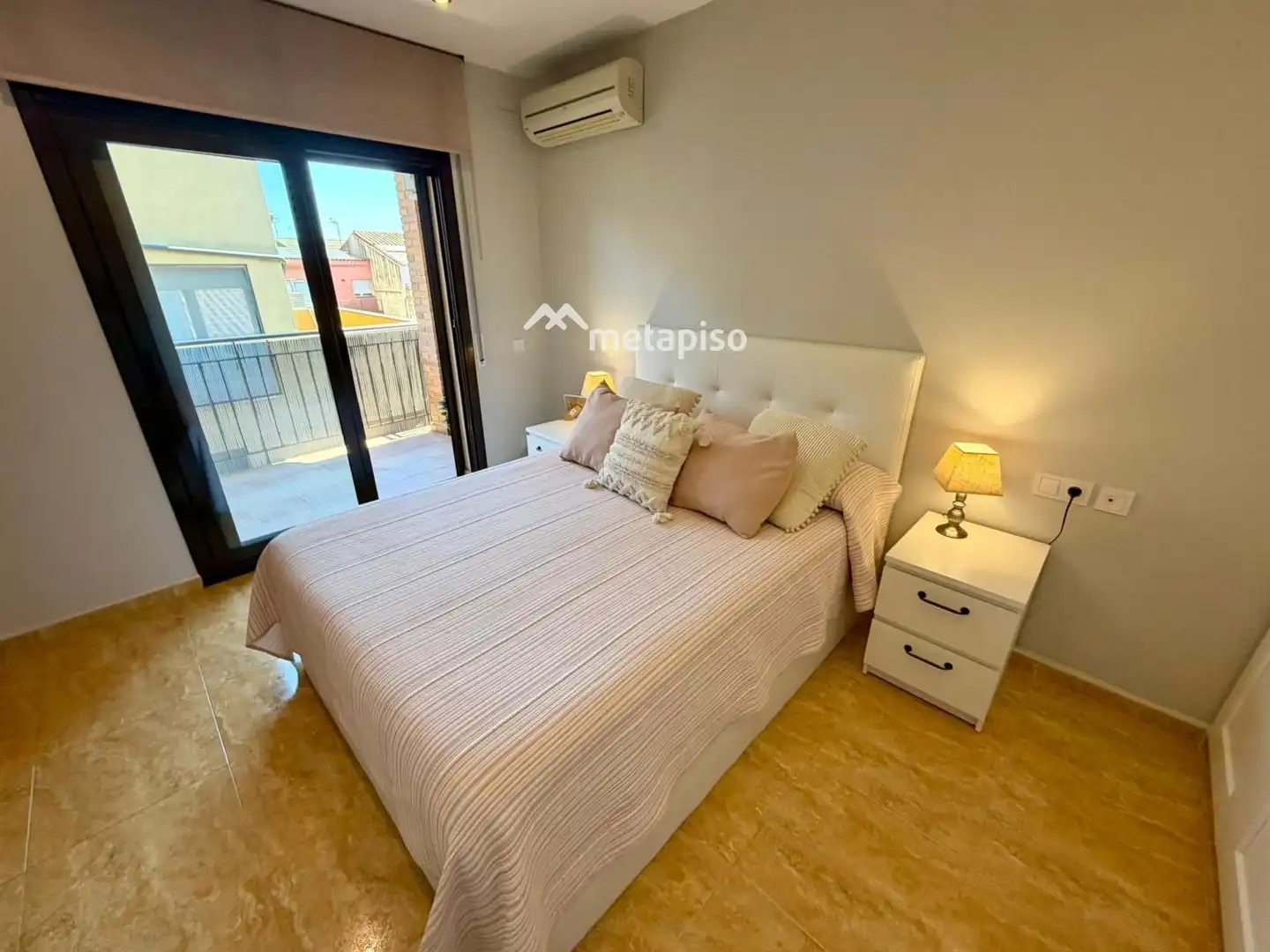 Habitación de Casa adosada en venta en Santa Margarida I Els Monjos con Aire acondicionado, Calefacción y Terraza
