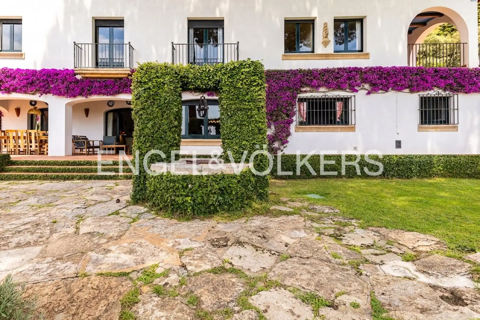 Vista exterior de Casa o xalet en venda en Premià de Dalt amb Calefacció, Jardí privat i Terrassa